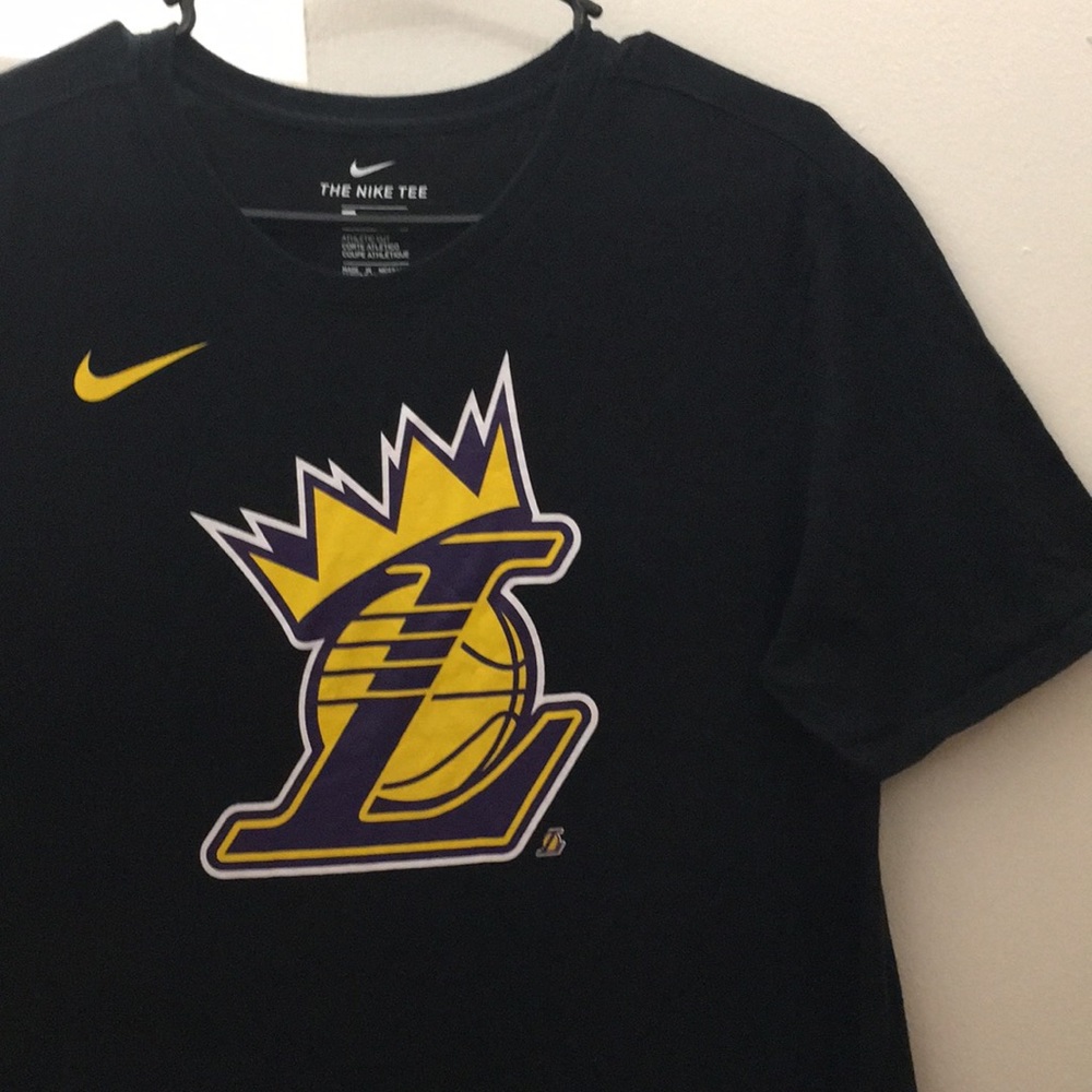 Nike-NBA (Los Angeles Lakers) - “King Lebron” Tee